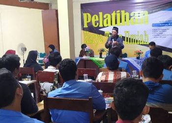 menulis karya ilmiah