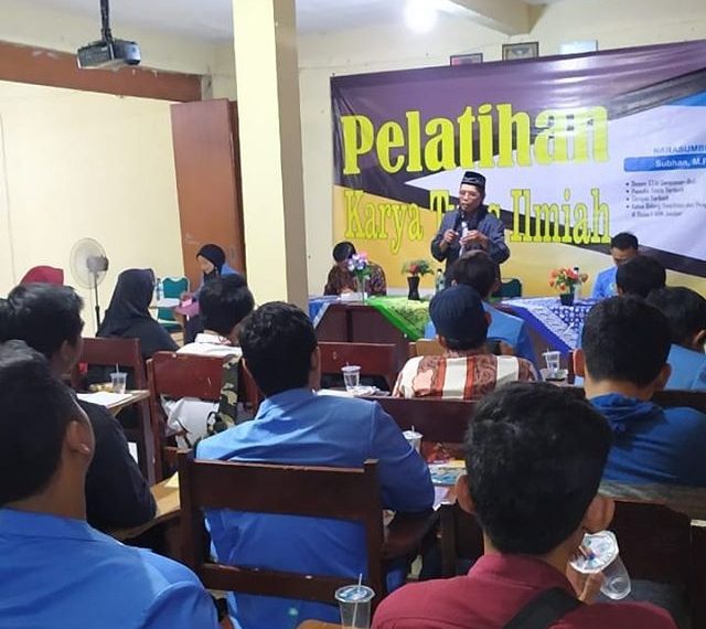 menulis karya ilmiah