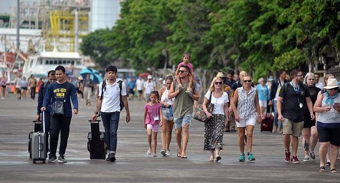 Dampak Virus Corona Terhadap Penurunan Jumlah Wisatawan ke Bali - Era