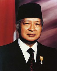 Presiden Soeharto Menolak Gelar Honoris Causa Dari UI