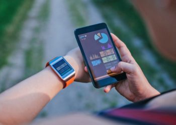 Riset Ungkap Smartwatch Bisa Pantau Efek Jangka Panjang Penyintas Covid-19