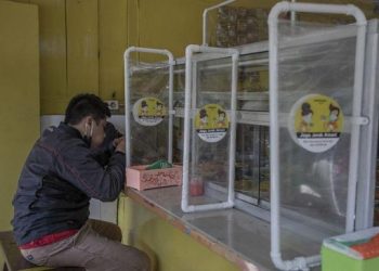 Nasib Tukang Warteg di Era PPKM: Nombok, Makanan Mubazir