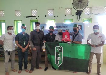 HMI Denpasar Komisariat Fisip Hukum Peduli Sesama, Berbagi Sembako Untuk Warga