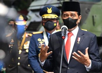 HUT TNI, Jokowi Sapa Prajurit di Laut Natuna hingga yang Bertugas di Libanon