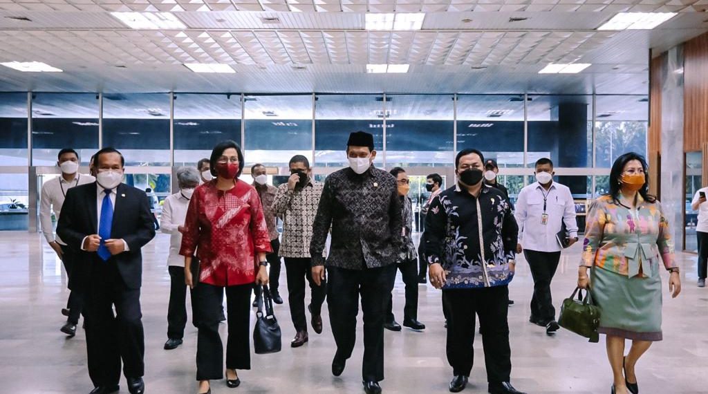 Raker Bersama Menkeu, Senator H. Bambang Santoso Dorong Dukungan Keuangan Pusat untuk Bali