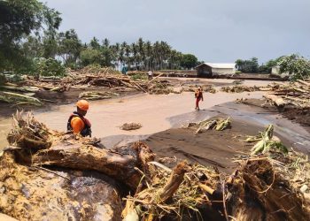 Jembrana Lumpuh Usai Diterjang Cuaca Buruk, Banyak Bangunan Rusak
