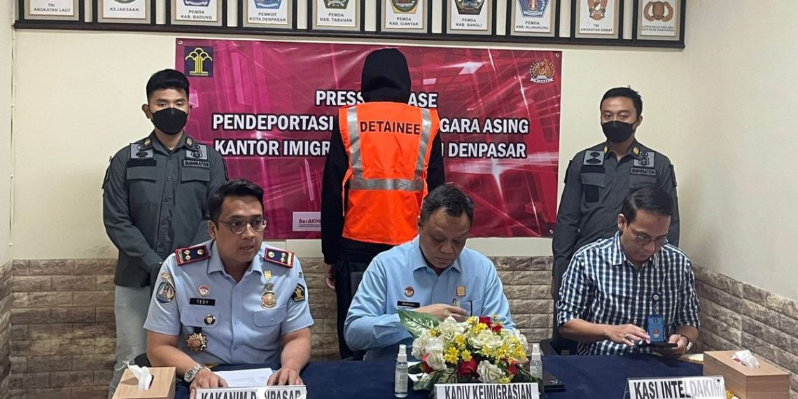 Imigrasi deportasi WNA Rusia karena Menyalahgunakan Visa di Bali