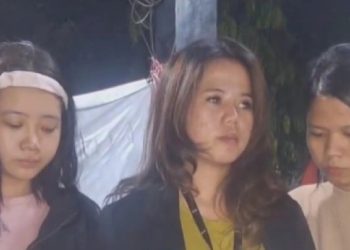 Viral Aksi Kejam Tiga Perempuan Mencekoki Kucing dengan Minuman Keras