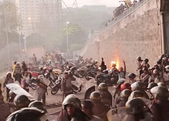 Kerusuhan Usai Laga Gresik United vs Deltras FC, Ada Korban Luka-Luka