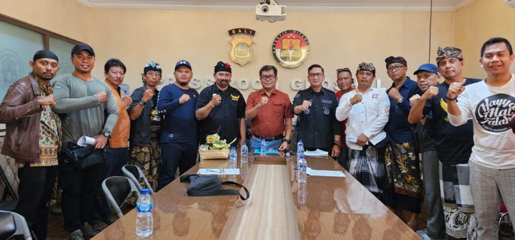 Aksi Damai Aliansi Kebhinekaan Bali di Mapolda Bali Serukan Tangkap AWK