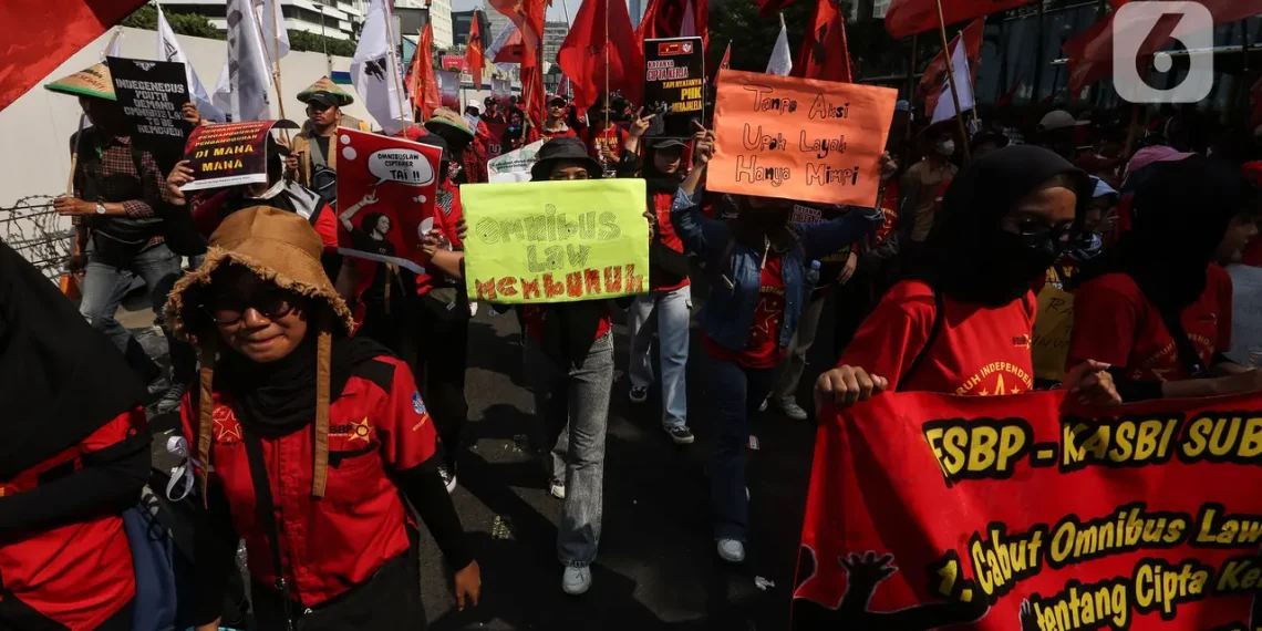 Buruh Bersukacita: MK Kabulkan Sebagian Gugatan Uji Materi UU Cipta Kerja