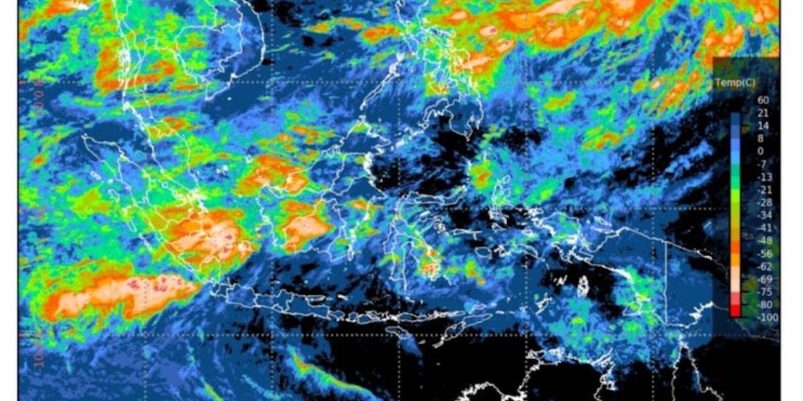 Kota Mataram Berawan dan Hujan Ringan Sepanjang Hari Ini