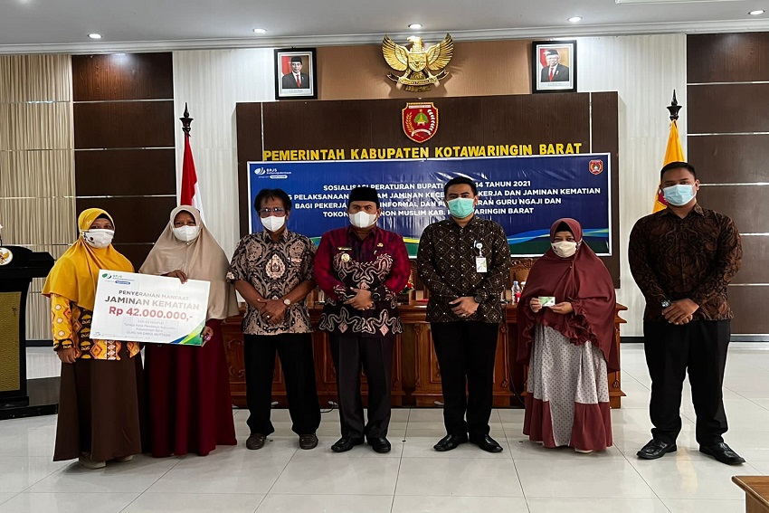 Hanata Tour Berangkatkan Ratusan Guru Ngaji dan Tokoh Agama Banyuasin Menuju Tanah Suci