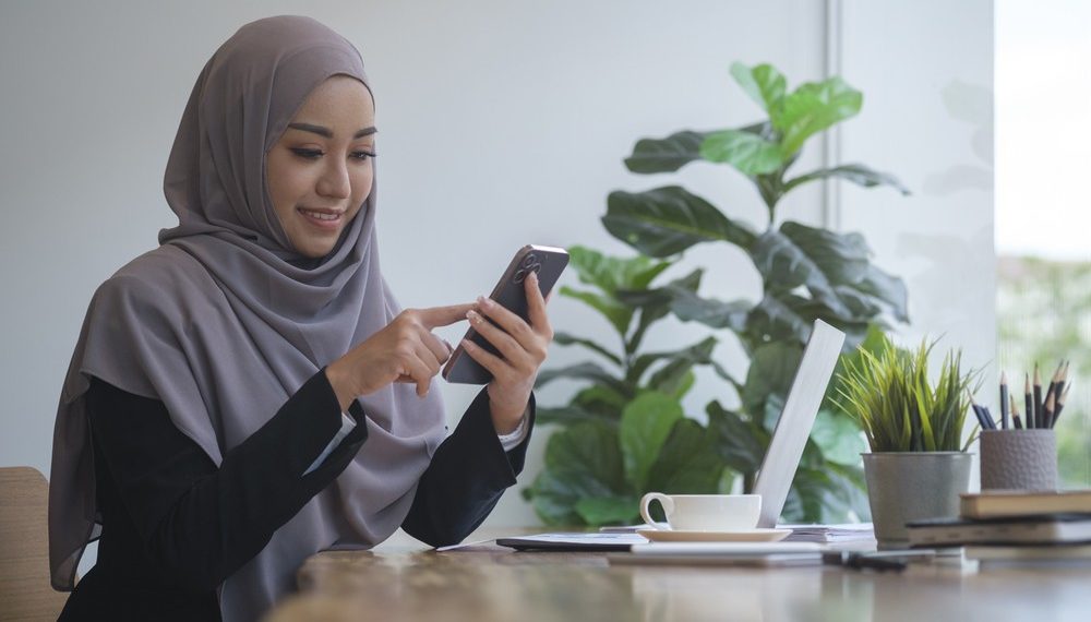 Hukum Mengaji Melalui YouTube: Perbandingan Antara Metode Daring dan Tatap Muka