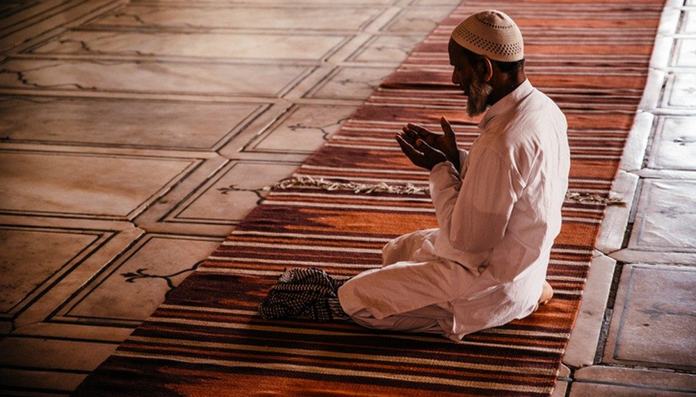 Hasbunallah Wa Ni'mal Wakil: Lebih dari Sekedar Kalimat, Sebuah Pilar Iman di Tengah Badai Kehidupan