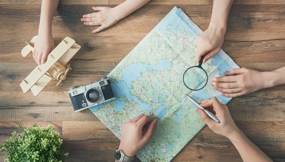 Menjelajah Bumi: Sebuah Perintah Ilahi dan Peluang Menuai Keberkahan