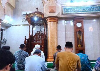 Tiga Teks Khutbah Jumat Ringkas: Refleksi Ketaatan dan Kehidupan
