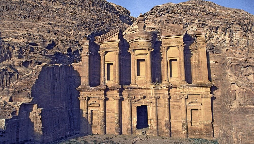 Petra, Kota Al-Qur'an yang Mengukir Nama di Tujuh Keajaiban Dunia Baru