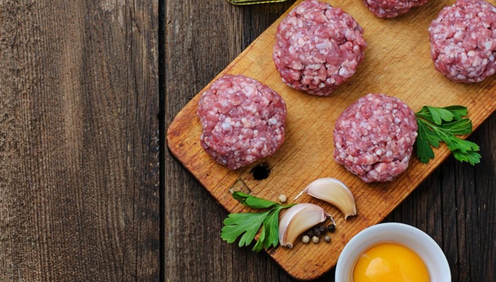 Hukum Mengalengkan Daging Kurban: Antara Tradisi dan Modernitas