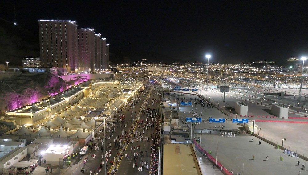 Suasana Khidmat dan Haru Menyelimuti Mina di Malam Idul Adha:  Jemaah Menuai Berkah dan Hikmah Kurban