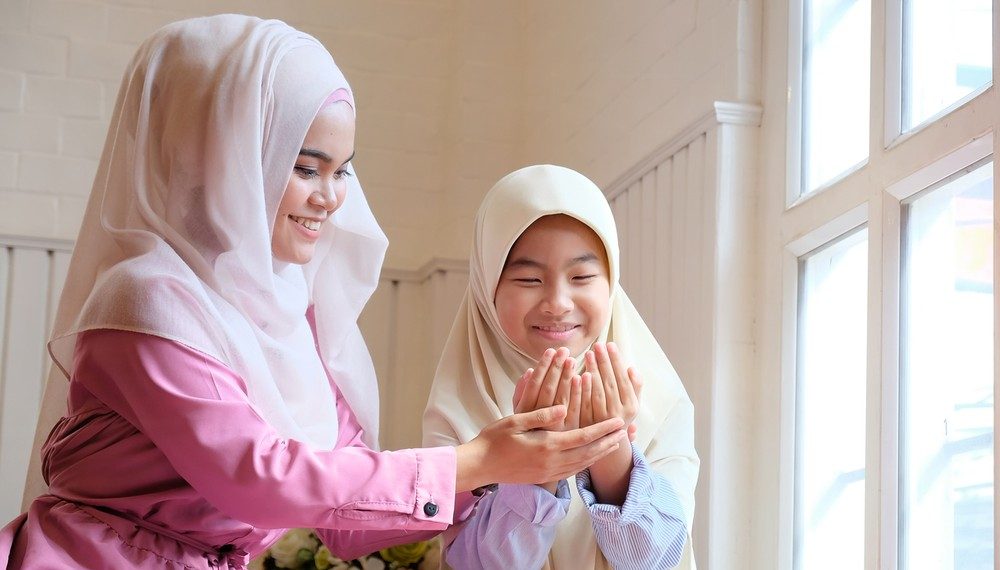 Doa Perlindungan Keluarga: Benteng Spiritual di Tengah Arus Kehidupan
