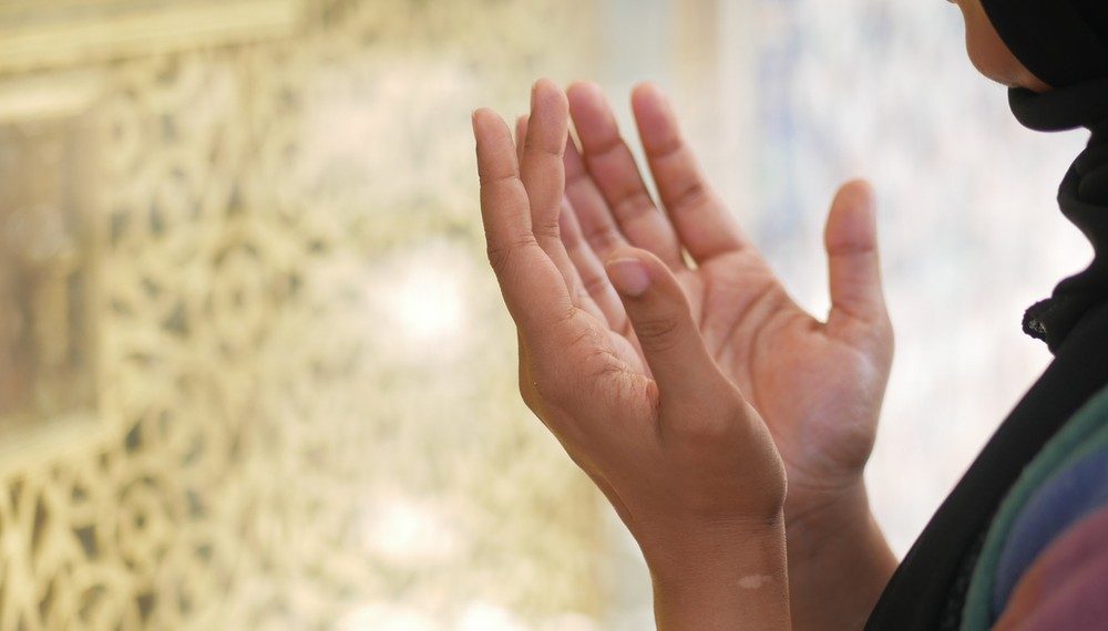 Basmalah: Lebih dari Sekadar Pembuka, Kunci Berkah dan Perlindungan dalam Kehidupan Muslim