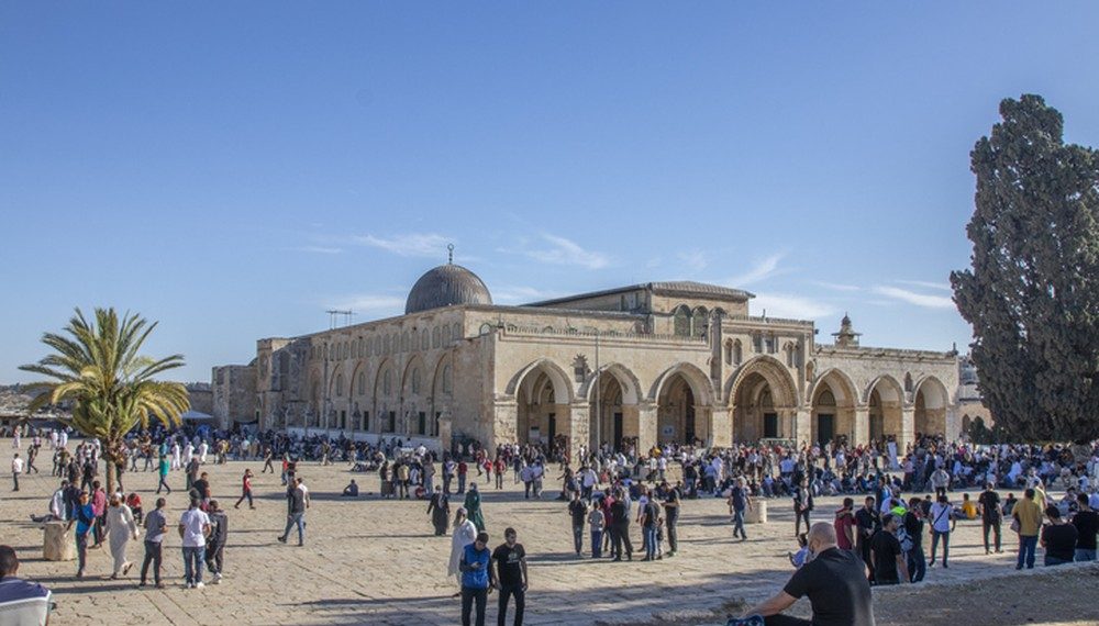 Pernikahan Pemukim Yahudi di Masjid Al-Aqsa: Eskalasi Baru Yahudisasi Situs Suci