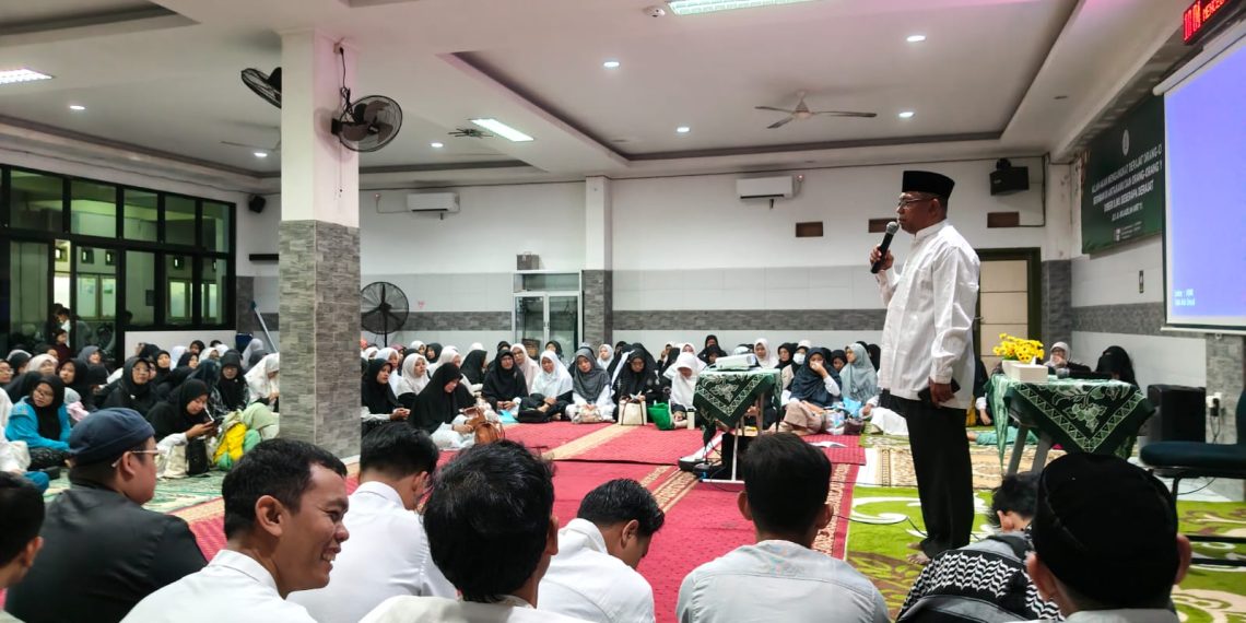 Bukber Sekolah Albanna, H. Mudjiono Tekankan Peran Sekolah Membingkai Pendidikan Indonesia